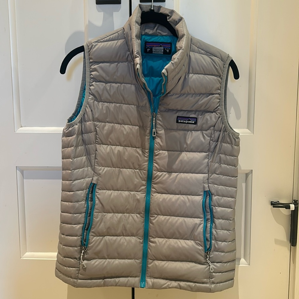 Patagonia Light Gray Quilted Down Vest with Teal Trim
